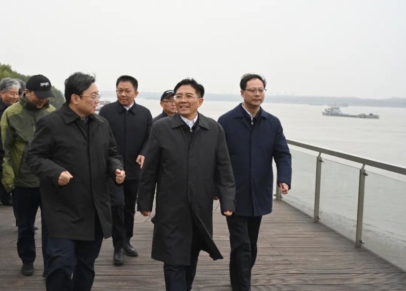 生态环境部党组书记孙金龙赴江苏调研长江大保护